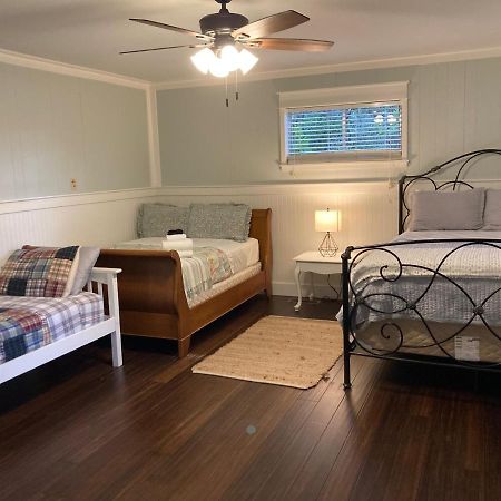 Tucked Away Newly Renovated 2 Bedroom/ 1 Bath Sleeps 8 Бофорт Экстерьер фото